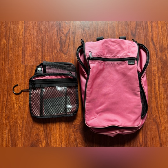 L.L. Bean Toiletry bag - Picture 2 of 3